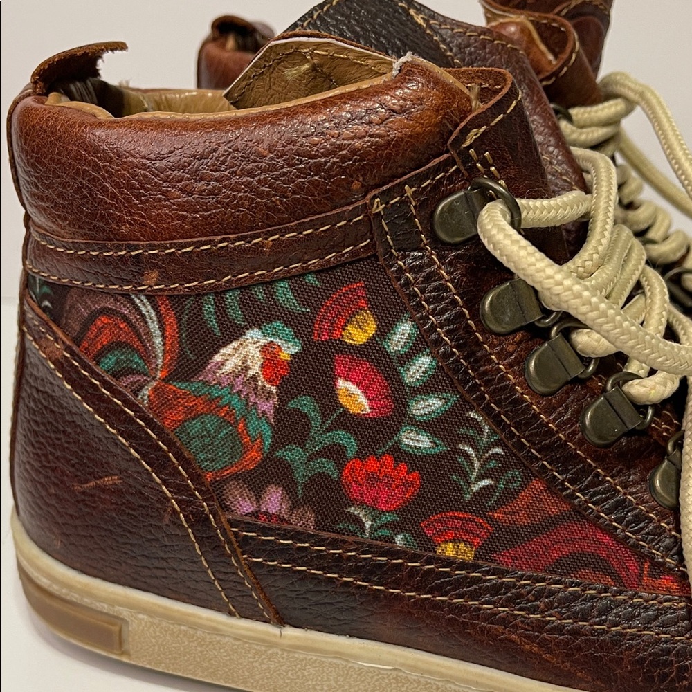 Inkkas NWOT Brown Leather Camping Boots Embroidered Design Size W8 M6